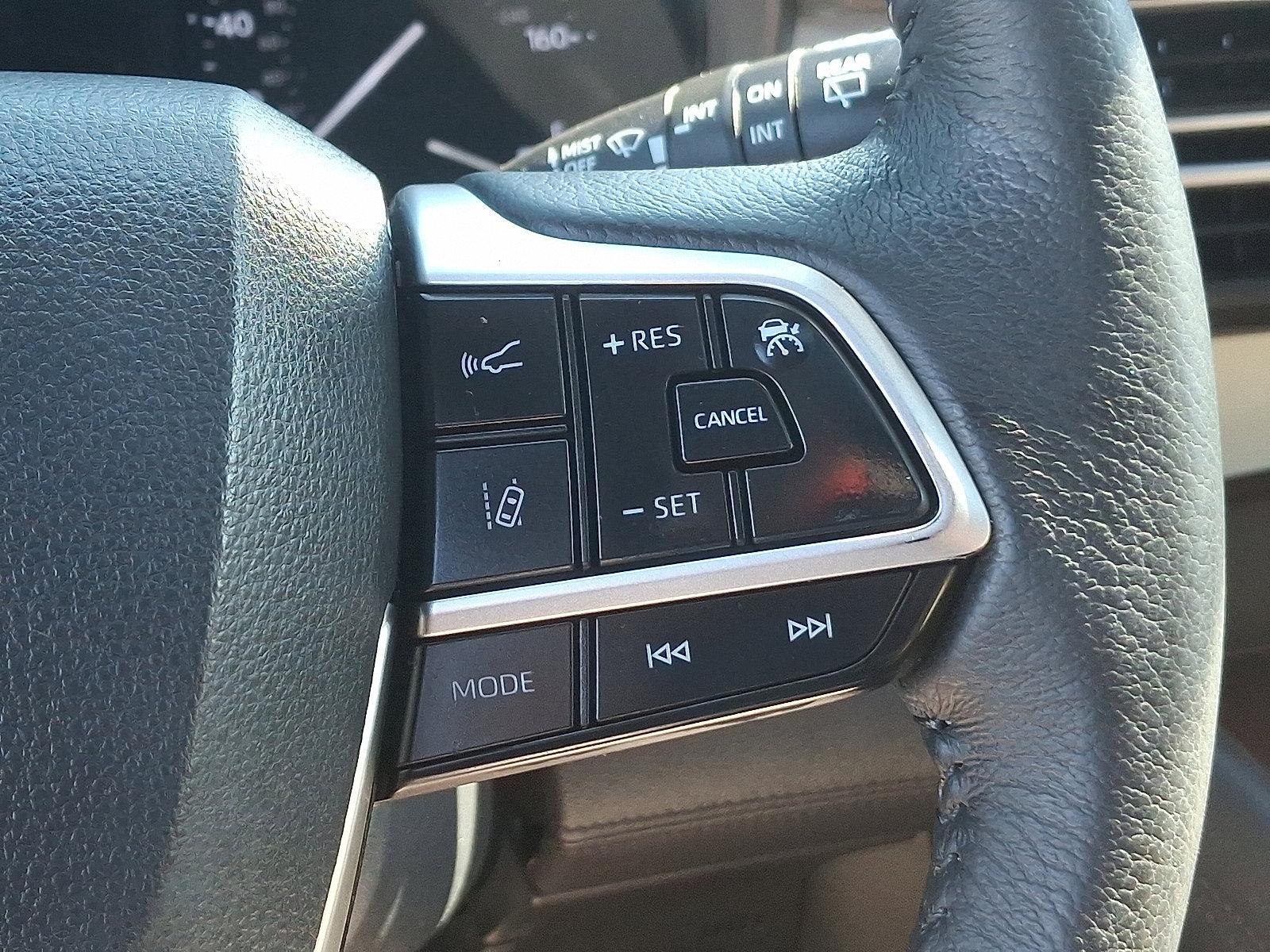 2022 Toyota Sienna Vehicle Photo in Trevose, PA 19053