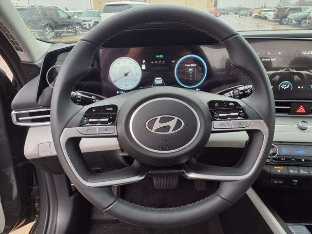 2025 Hyundai ELANTRA Vehicle Photo in Peoria, IL 61615