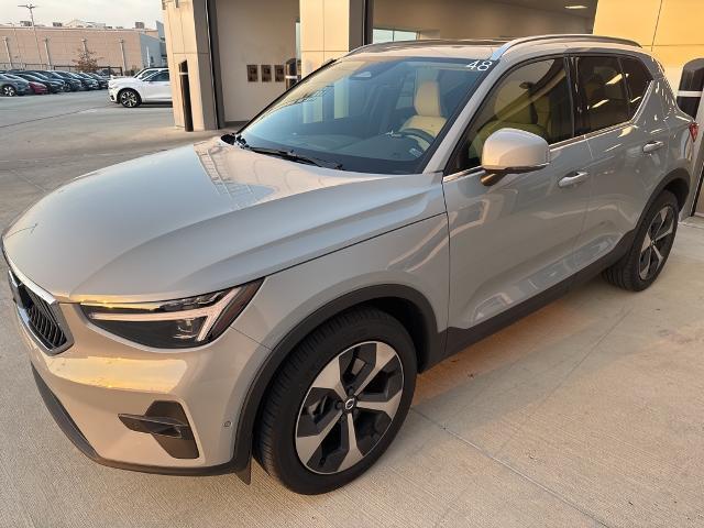 2025 Volvo XC40 Vehicle Photo in Grapevine, TX 76051