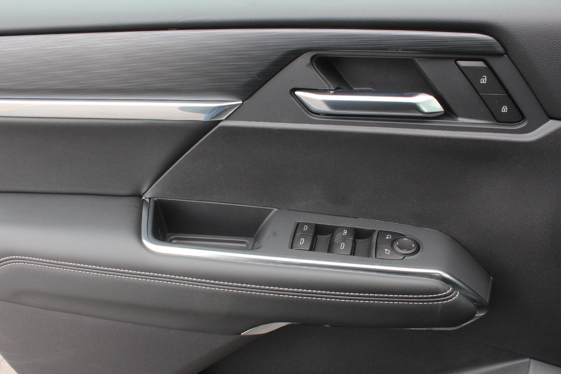 2025 GMC Acadia Vehicle Photo in AURORA, CO 80012-4011