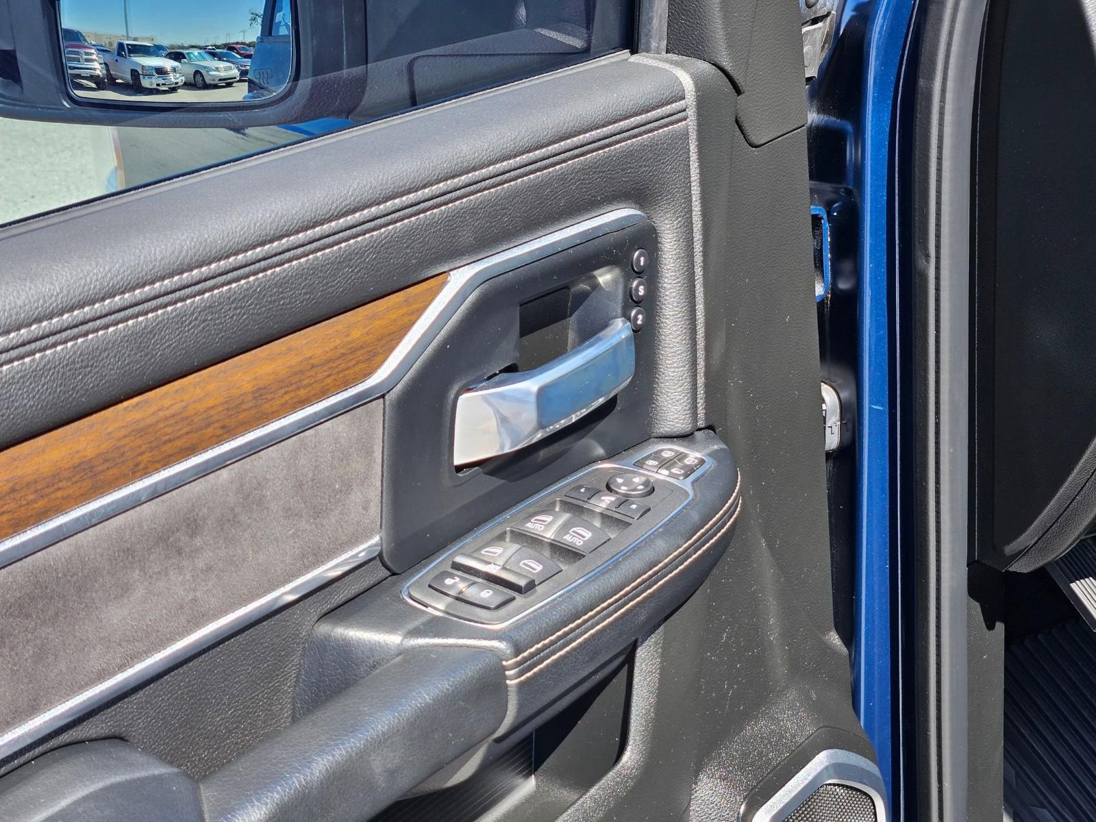 2023 Ram 3500 Vehicle Photo in Seguin, TX 78155