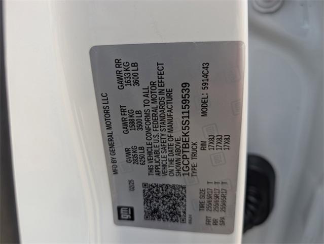 2025 Chevrolet Colorado Vehicle Photo in ENGLEWOOD, CO 80113-6708