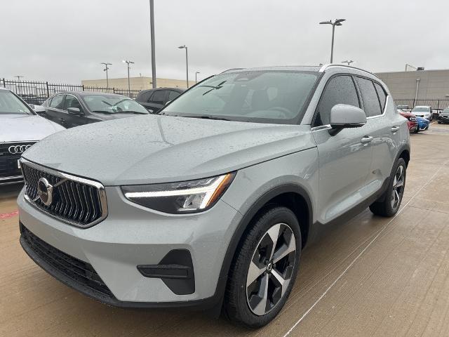 2025 Volvo XC40 Vehicle Photo in Grapevine, TX 76051