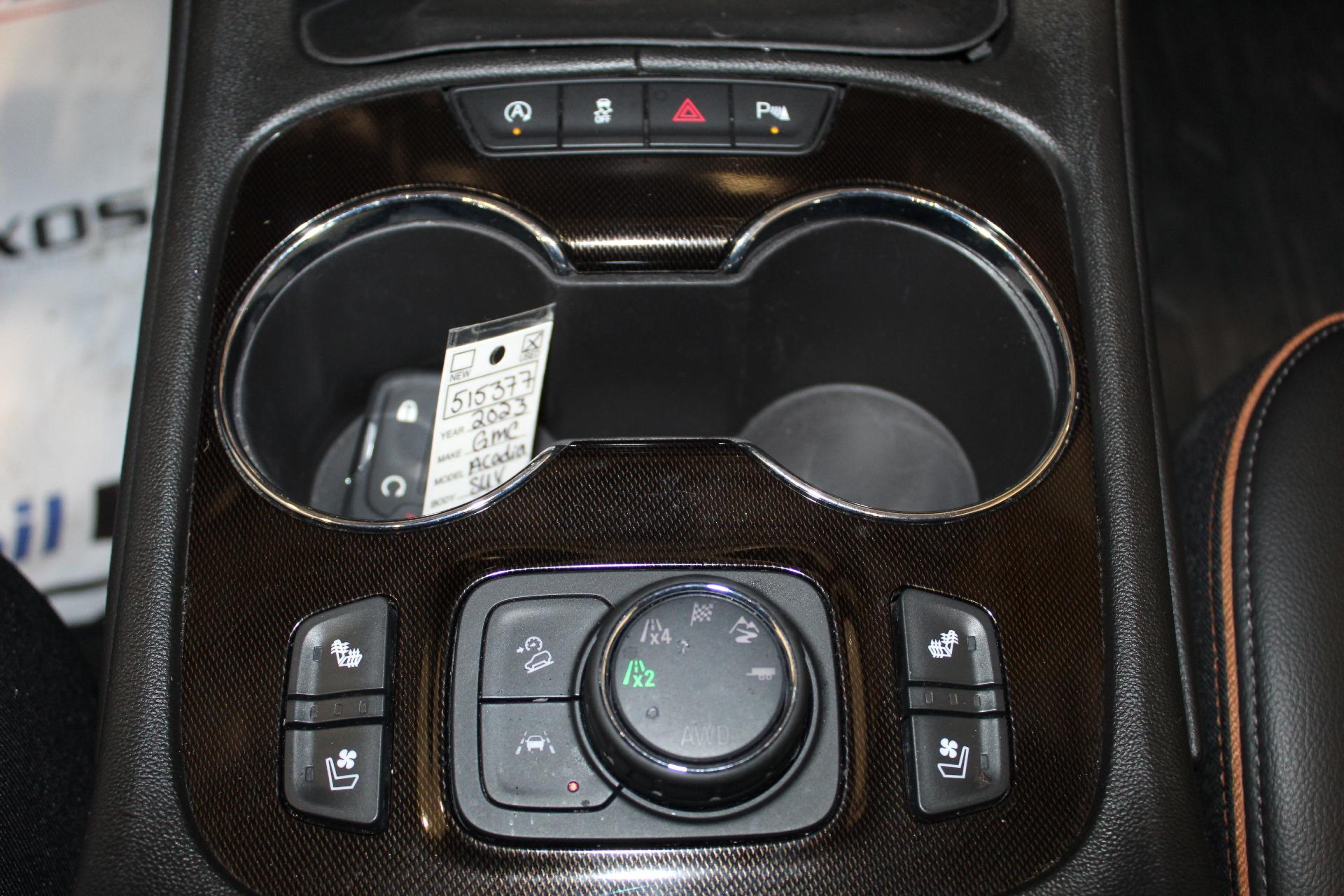 2023 GMC Acadia Vehicle Photo in NORTHAMPTON, MA 01060-1120
