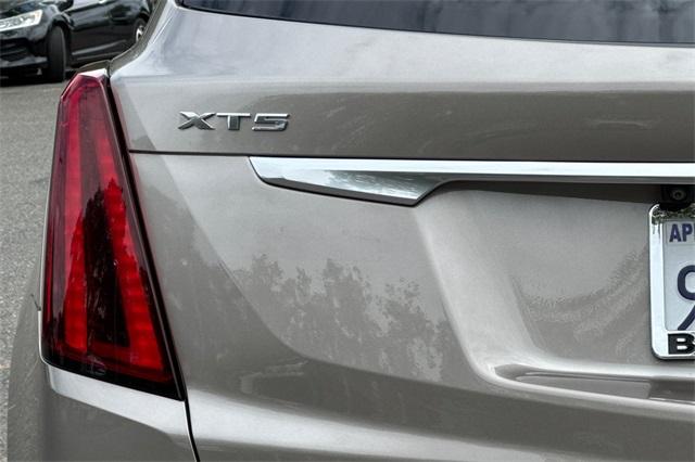 2022 Cadillac XT5 Vehicle Photo in ELK GROVE, CA 95757-8703