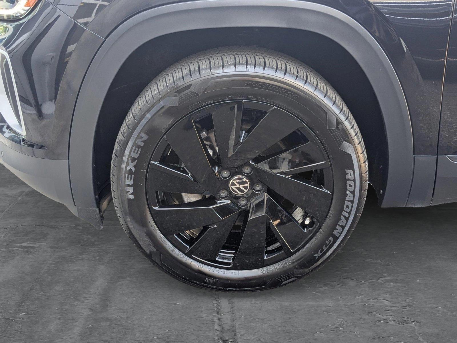 2024 Volkswagen Atlas Vehicle Photo in Wesley Chapel, FL 33544