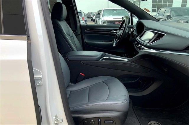 2024 Buick Enclave Vehicle Photo in TOPEKA, KS 66609-0000