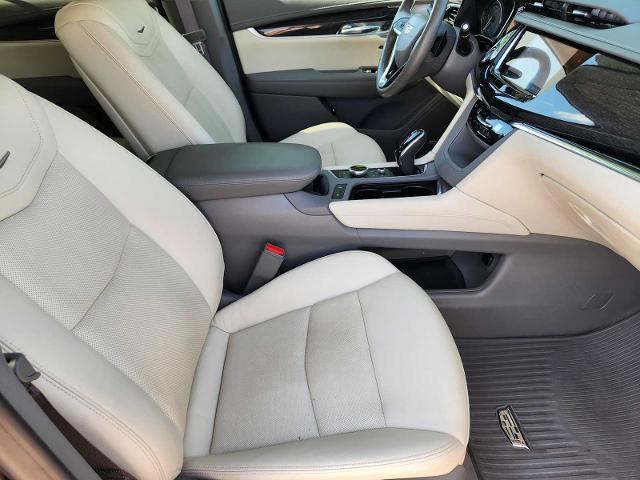 2022 Cadillac XT6 Vehicle Photo in DENTON, TX 76210-9321