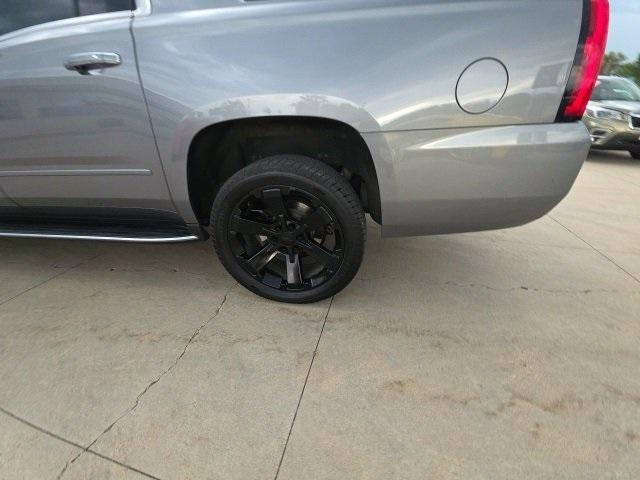 2020 Chevrolet Suburban Vehicle Photo in ENGLEWOOD, CO 80113-6708