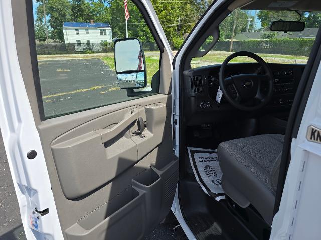 2025 Chevrolet Express Commercial Cutaway Vehicle Photo in INDEPENDENCE, MO 64055-1314