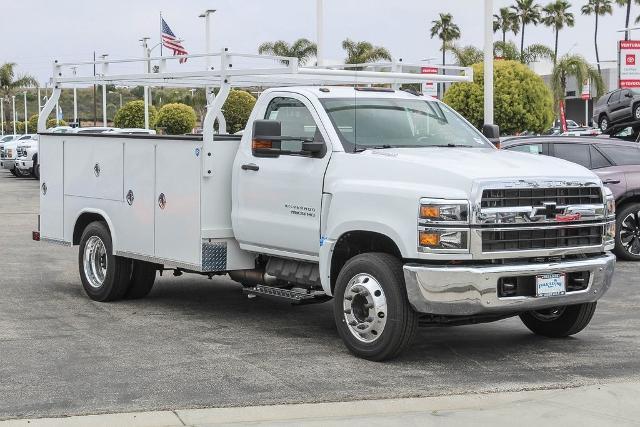 2023 Chevrolet Silverado Chassis Cab Vehicle Photo in VENTURA, CA 93003-8585