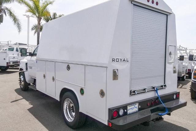 2023 Chevrolet Silverado Chassis Cab Vehicle Photo in VENTURA, CA 93003-8585