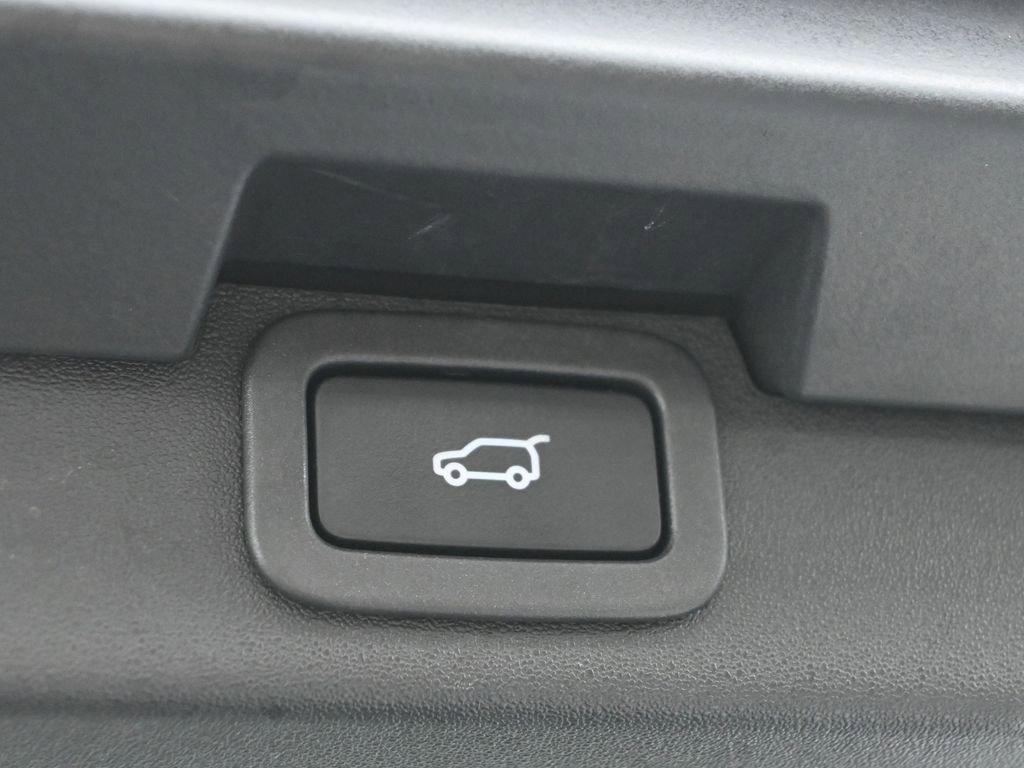 2019 Discovery Vehicle Photo in Marion, IA 52302