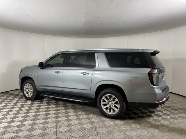 2025 Chevrolet Suburban Vehicle Photo in PHOENIX, AZ 85014-3381