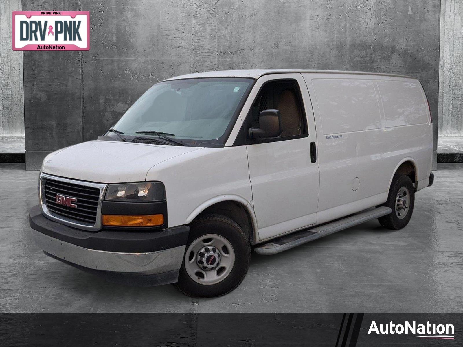 2017 GMC Savana Cargo Van Vehicle Photo in PEMBROKE PINES, FL 33024-6534