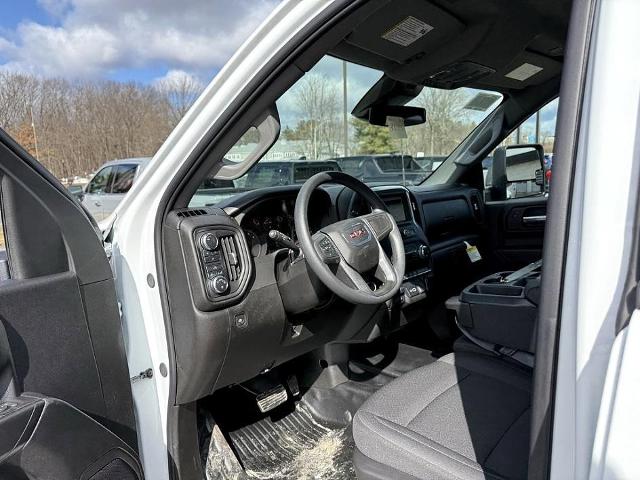 2025 GMC Sierra 3500HD Vehicle Photo in CHICOPEE, MA 01020-5001