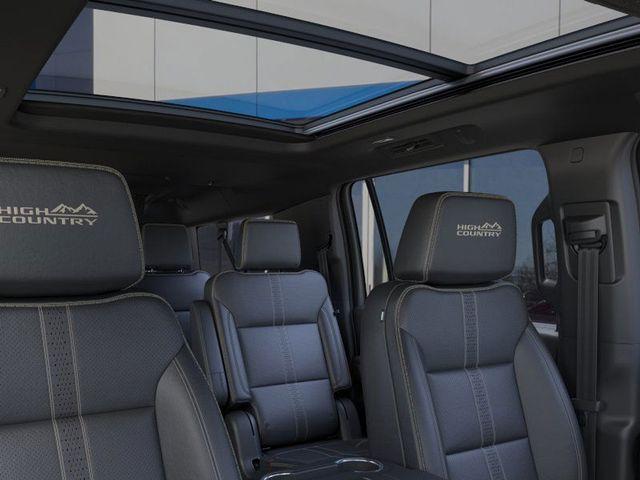 2025 Chevrolet Suburban Vehicle Photo in DANBURY, CT 06810-5034