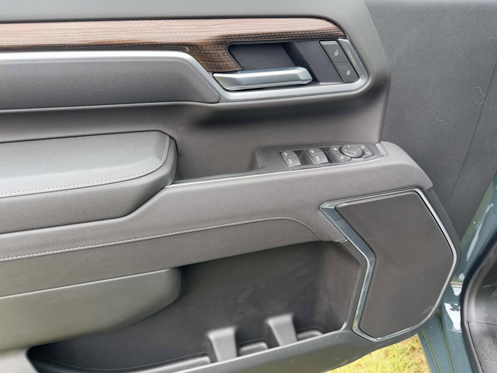 2025 Chevrolet Silverado 2500 HD Vehicle Photo in LOS ANGELES, CA 90007-3794