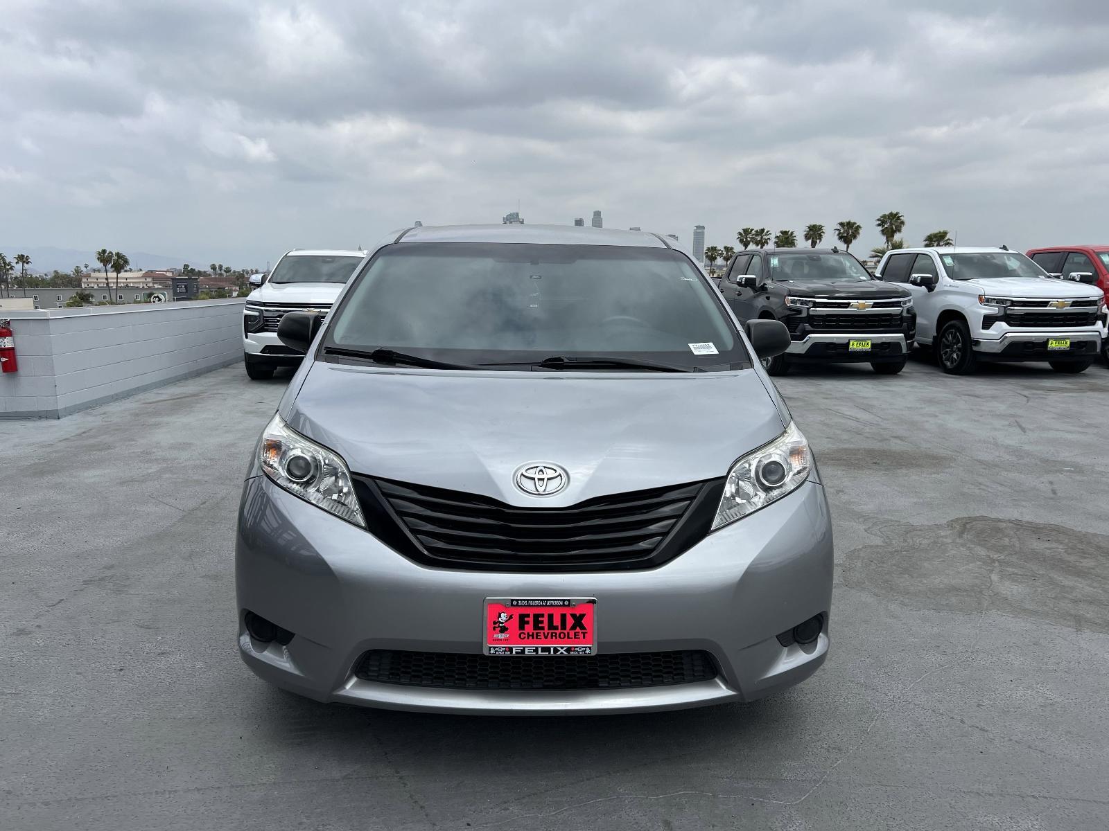 2017 Toyota Sienna Vehicle Photo in LOS ANGELES, CA 90007-3794