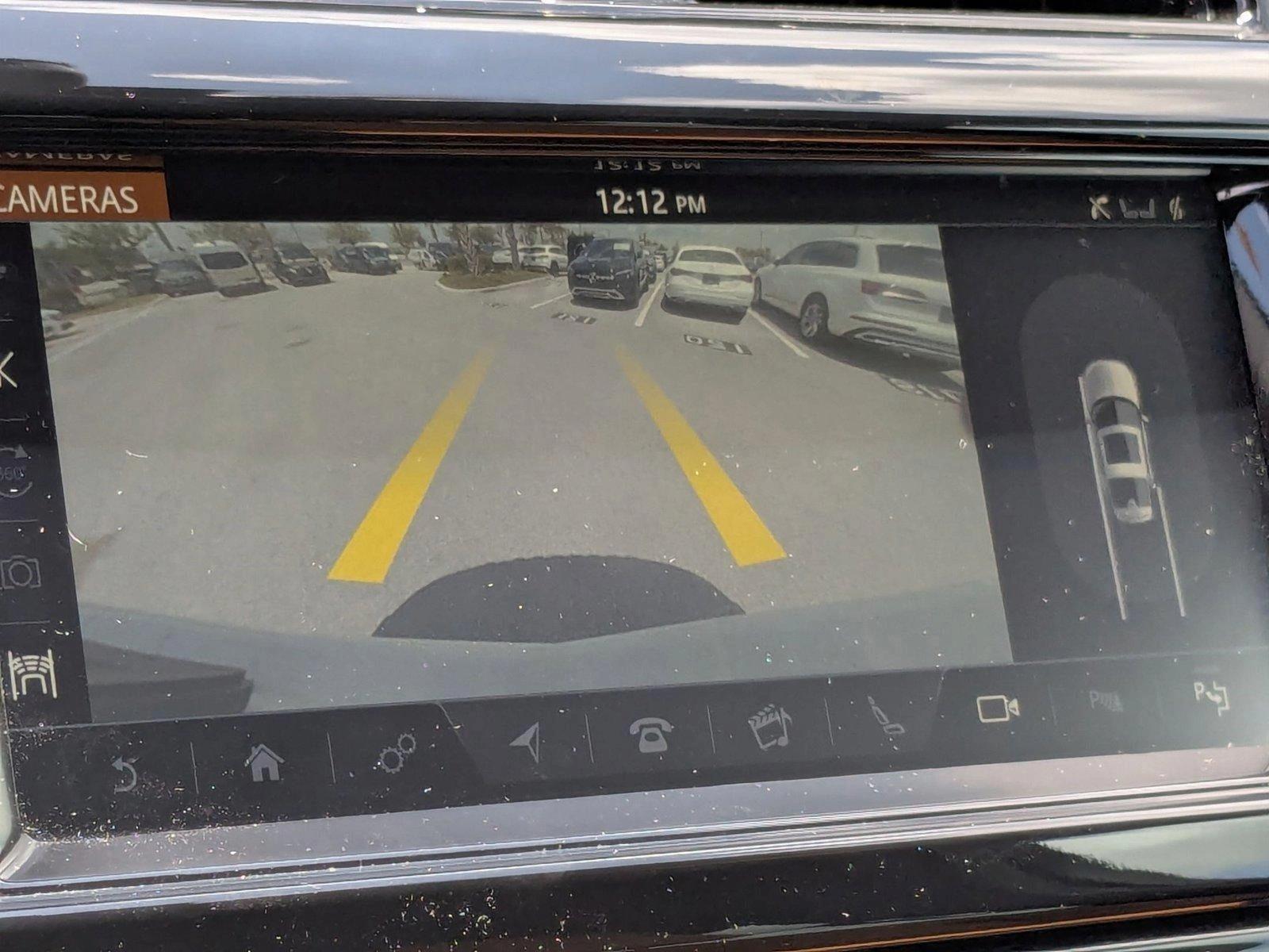 2018 Land Rover Discovery Vehicle Photo in Miami, FL 33169