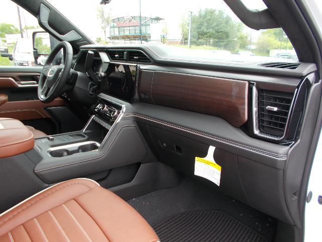 2025 GMC Sierra 2500 HD Vehicle Photo in LOWELL, MA 01852-4336