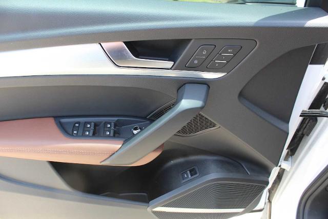 2024 Audi Q5 Vehicle Photo in HOUSTON, TX 77090