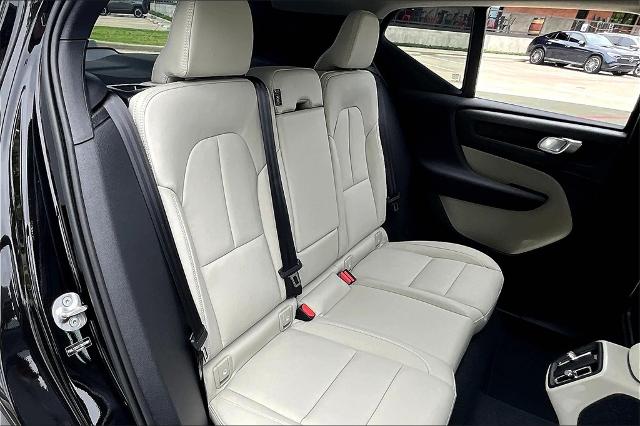 2026 Volvo XC40 Vehicle Photo in Houston, TX 77007