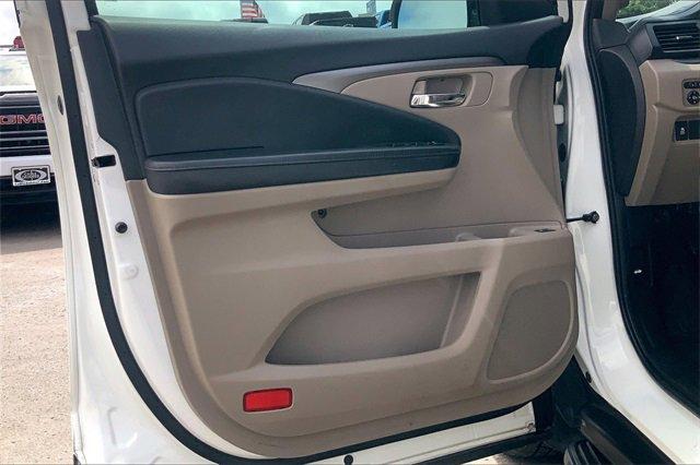 2018 Honda Pilot Vehicle Photo in KANSAS CITY, MO 64114-4502