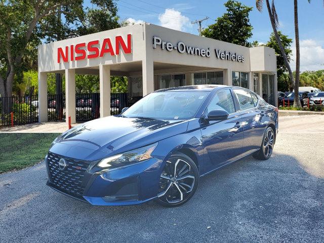 Deep Blue Pearl 2023 Nissan Altima 2.5 SR FWD Sedan Front-Wheel Drive Continuously Variable Transmission