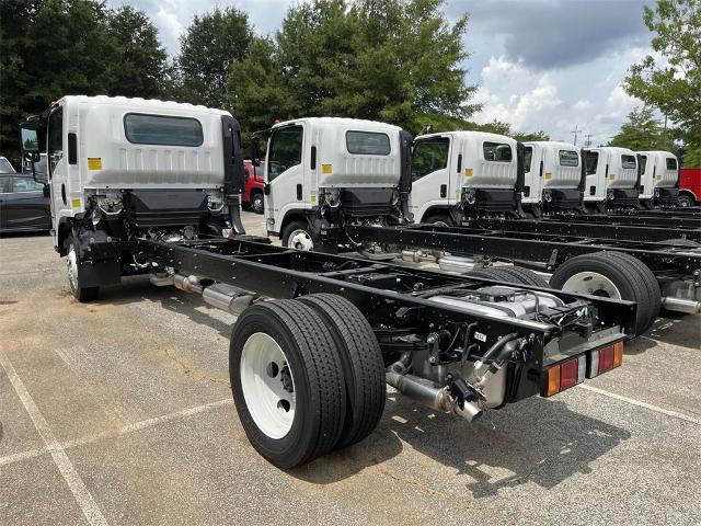 2025 Chevrolet Low Cab Forward 5500 XG Vehicle Photo in ALCOA, TN 37701-3235