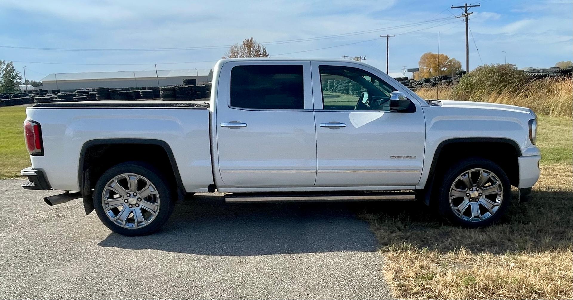 Used 2017 GMC Sierra 1500 Denali Denali with VIN 3GTU2PEJ3HG356830 for sale in Milbank, SD