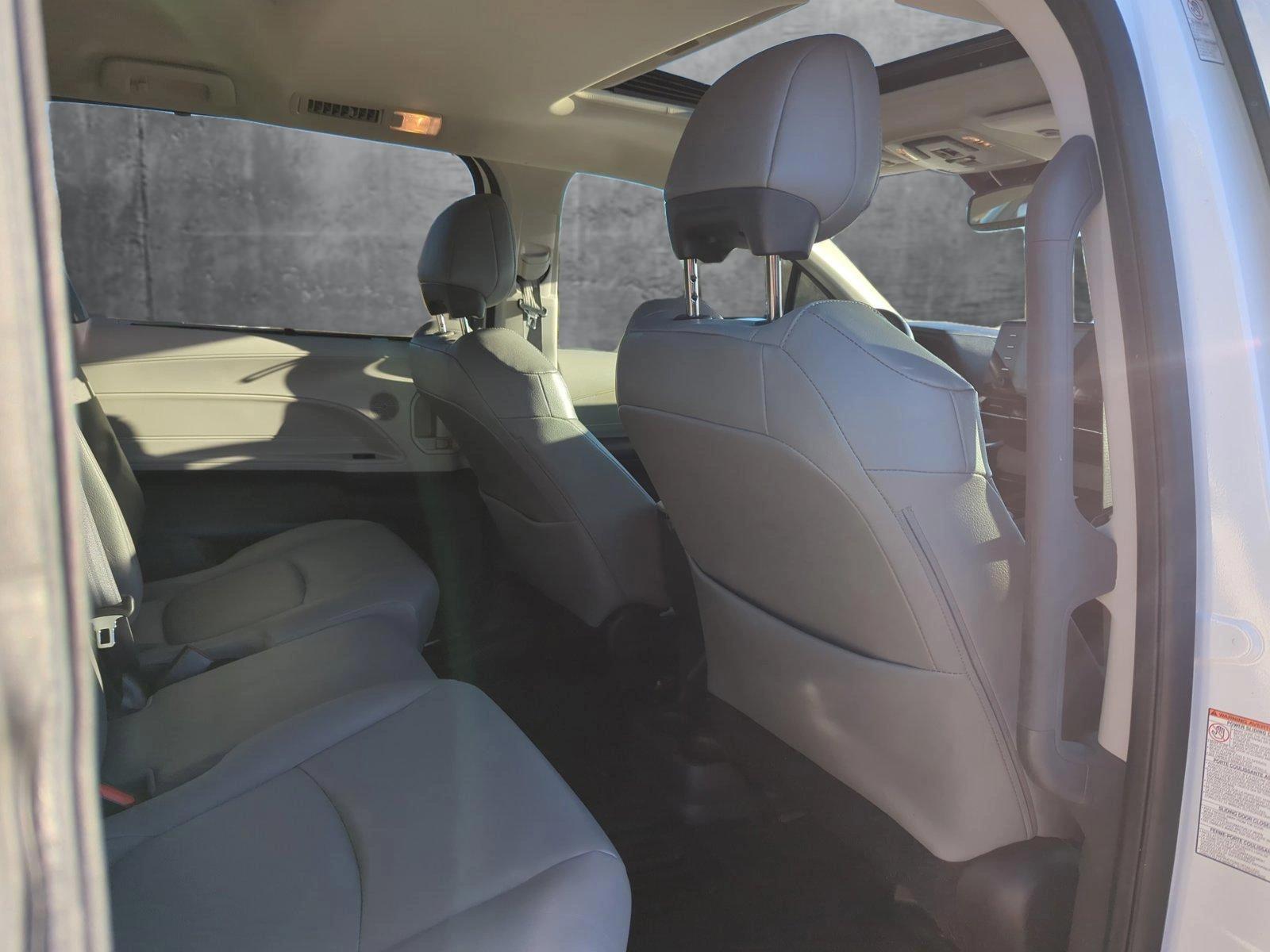 2023 Toyota Sienna Vehicle Photo in Memphis, TN 38125