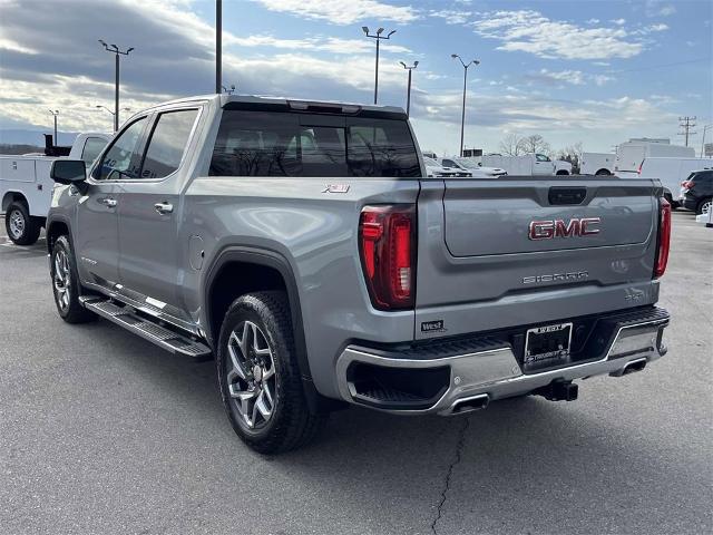 2023 GMC Sierra 1500 Vehicle Photo in ALCOA, TN 37701-3235