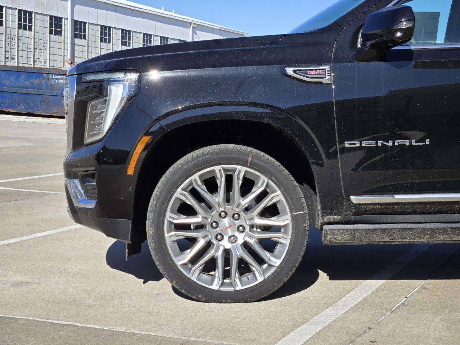 2025 GMC Yukon XL Vehicle Photo in DALLAS, TX 75209-3016