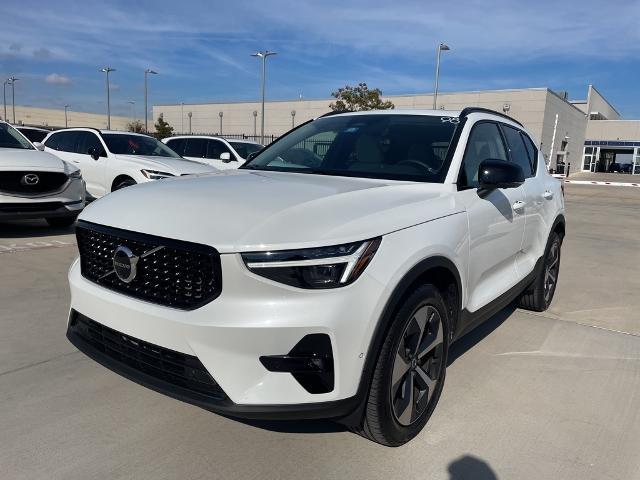 2025 Volvo XC40 Vehicle Photo in Grapevine, TX 76051