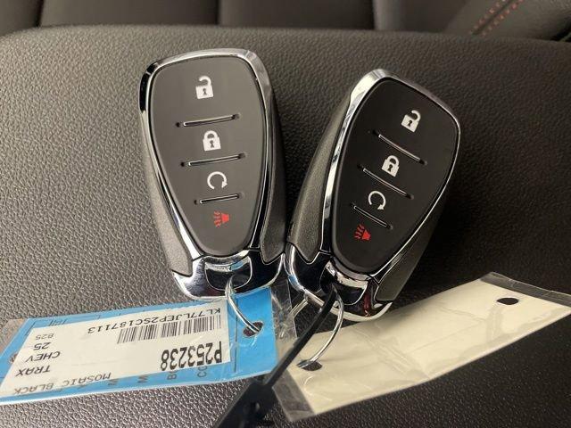 2025 Chevrolet Trax Vehicle Photo in PHOENIX, AZ 85014-3381