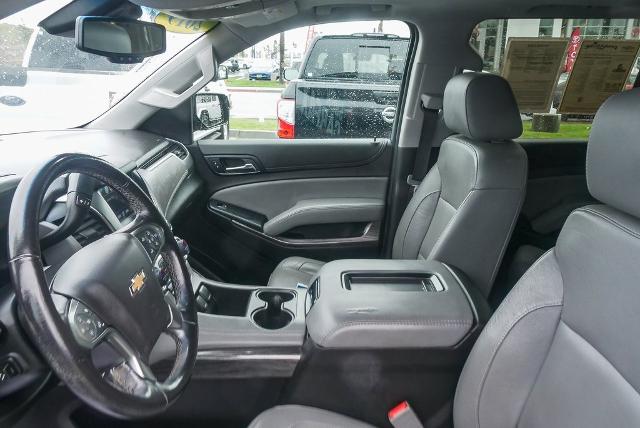 2019 Chevrolet Suburban Vehicle Photo in VENTURA, CA 93003-8585