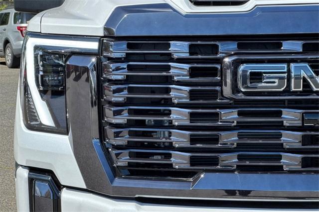 2024 GMC Sierra 2500 HD Vehicle Photo in ELK GROVE, CA 95757-8703