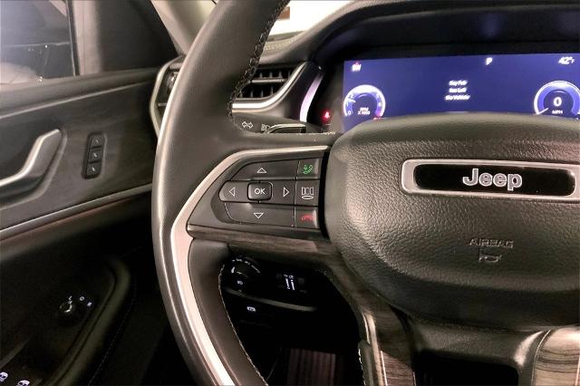 2023 Jeep Grand Cherokee Vehicle Photo in Kansas City, MO 64114