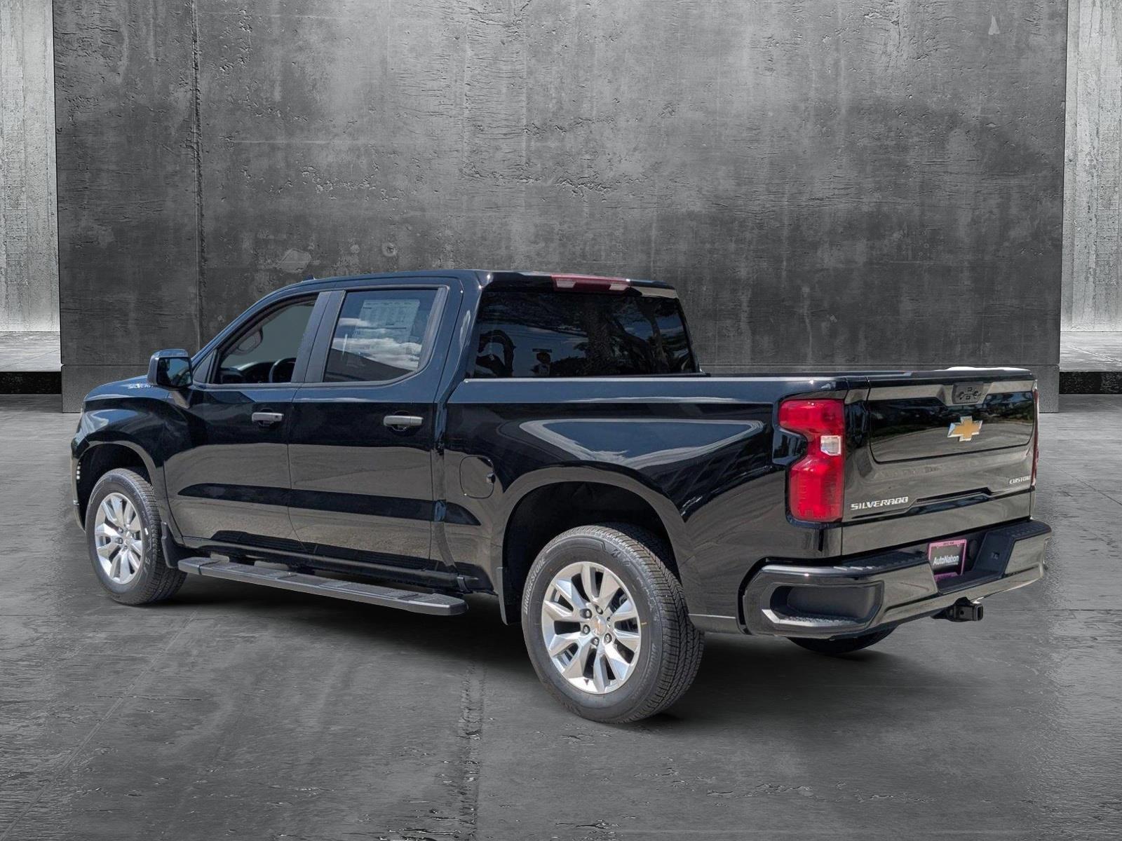 2025 Chevrolet Silverado 1500 Vehicle Photo in PEMBROKE PINES, FL 33024-6534