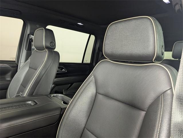 2023 GMC Yukon XL Vehicle Photo in ENGLEWOOD, CO 80113-6708
