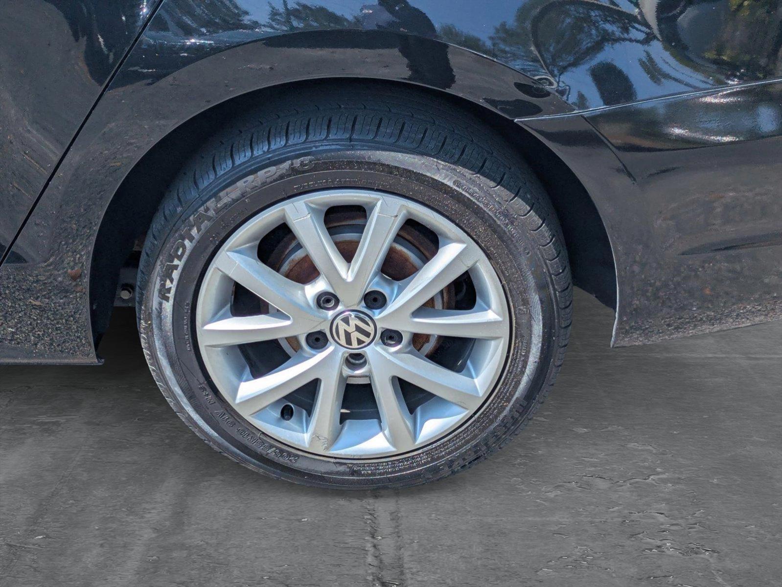 2012 Volkswagen Jetta Sedan Vehicle Photo in GREENACRES, FL 33463-3207