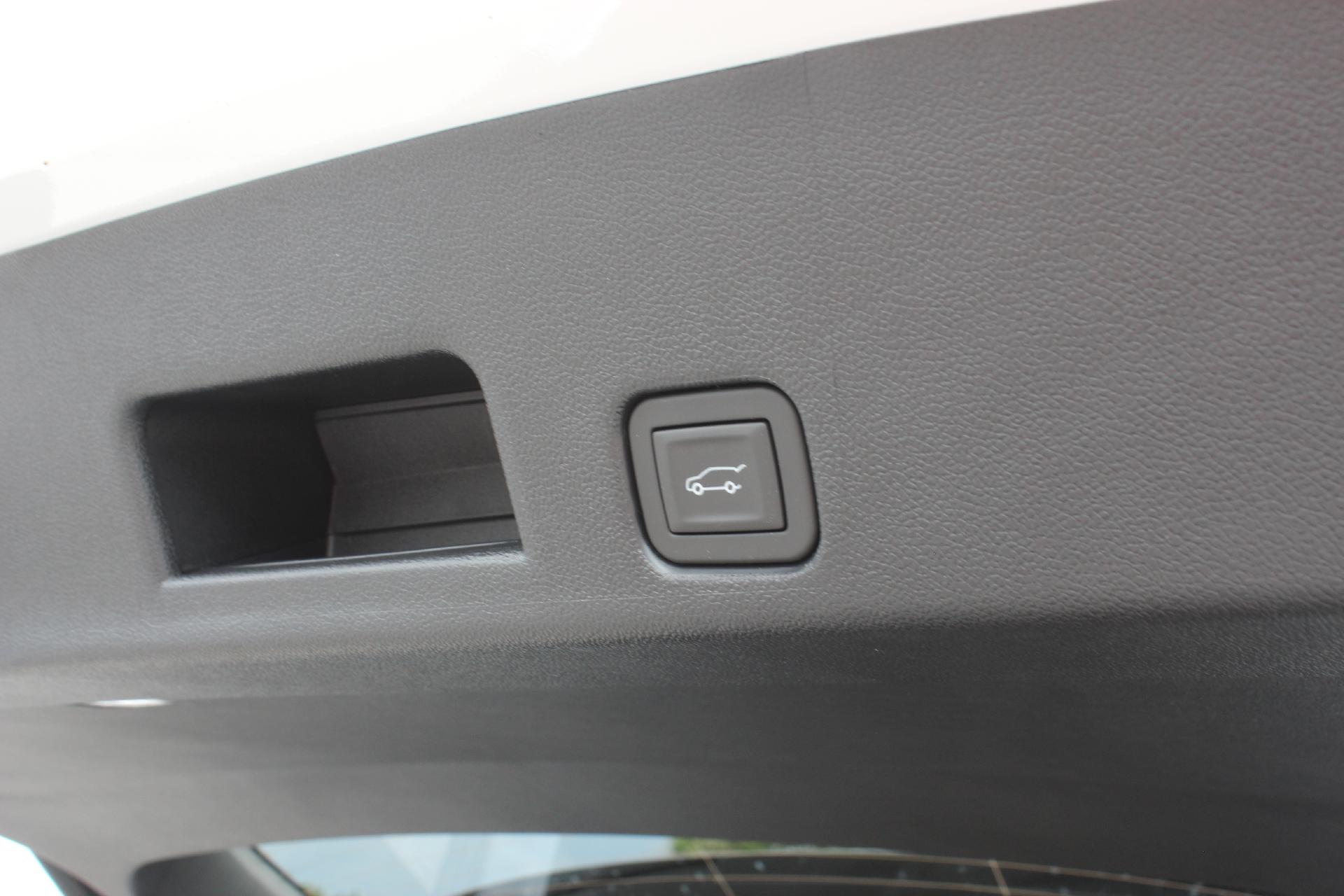 2025 GMC Acadia Vehicle Photo in AURORA, CO 80012-4011