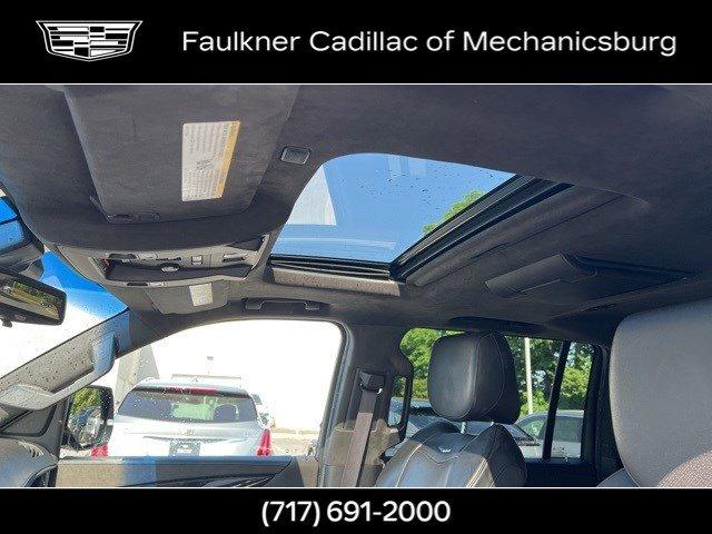 2017 Cadillac Escalade ESV Vehicle Photo in MECHANICSBURG, PA 17050-1707