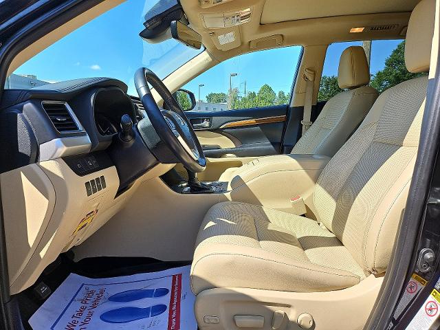 2019 Toyota Highlander Vehicle Photo in TREVOSE, PA 19053-4984