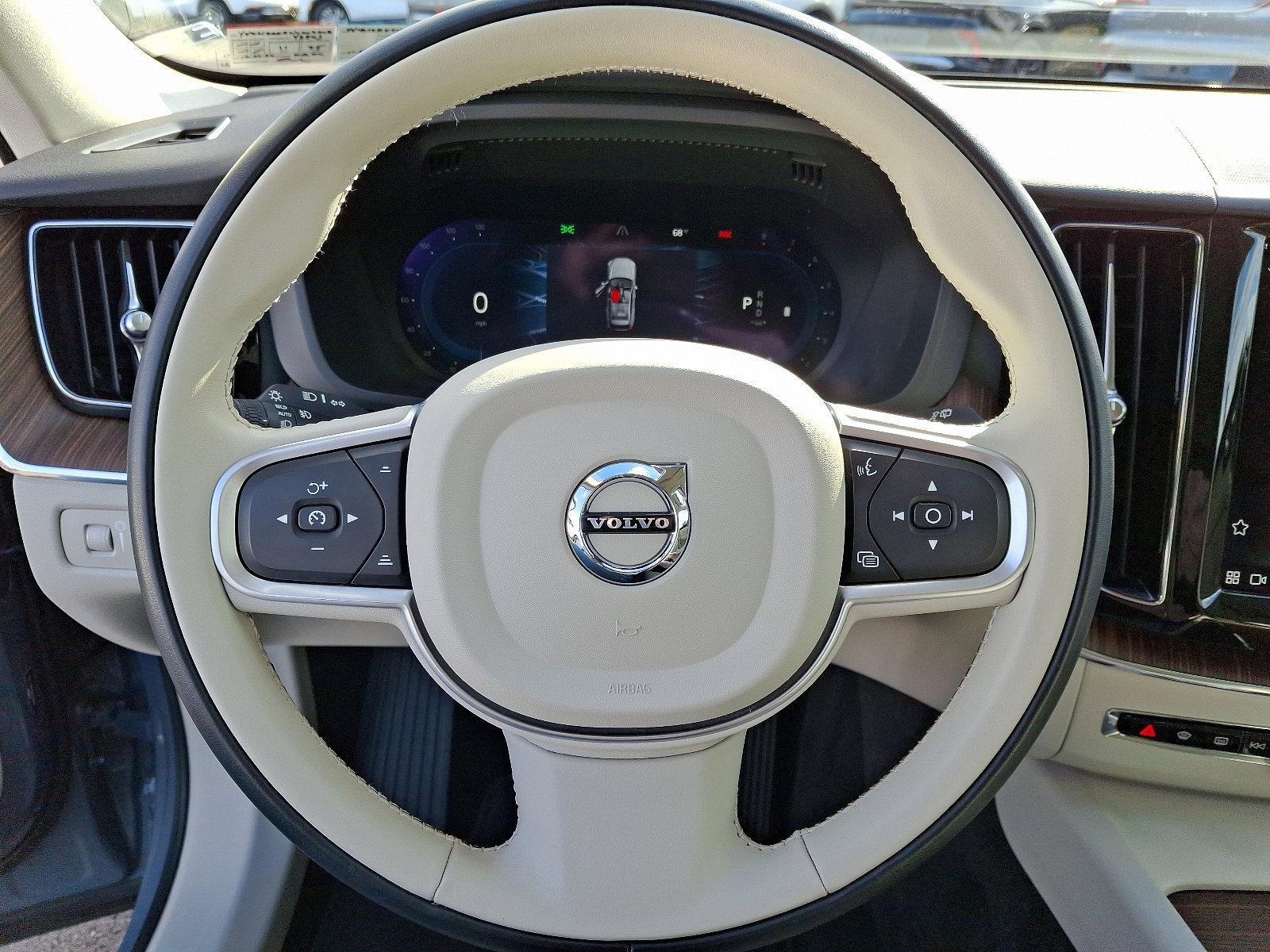 2022 Volvo XC60 Vehicle Photo in Trevose, PA 19053