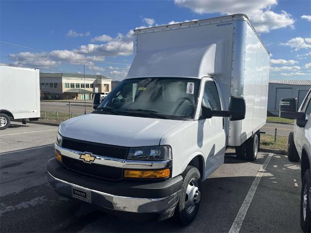 2024 Chevrolet Express Cutaway 3500 Vehicle Photo in ALCOA, TN 37701-3235