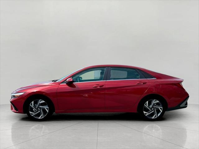 2024 Hyundai ELANTRA Vehicle Photo in Green Bay, WI 54304