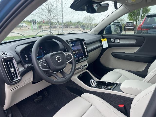 2025 Volvo XC40 Vehicle Photo in Grapevine, TX 76051