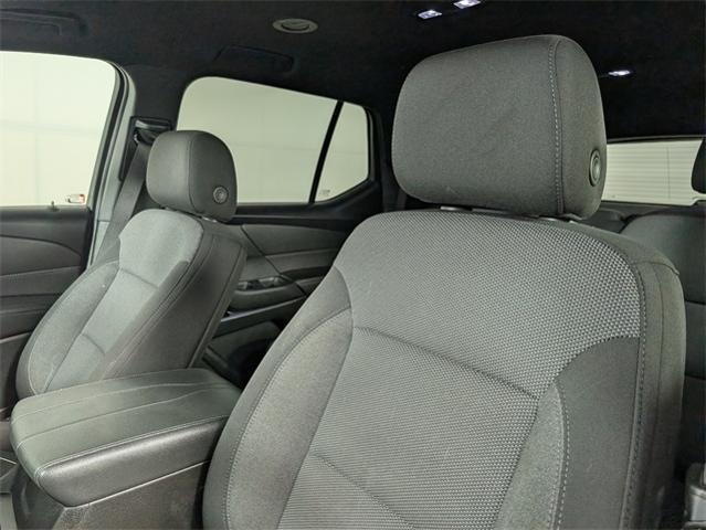 2022 Chevrolet Traverse Vehicle Photo in ENGLEWOOD, CO 80113-6708